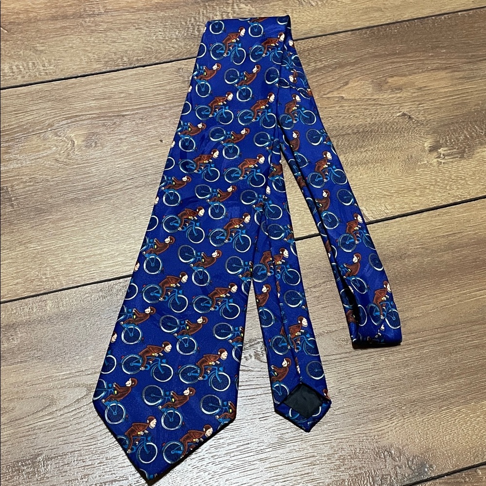 Stylish Blue Cycling Pattern Tie